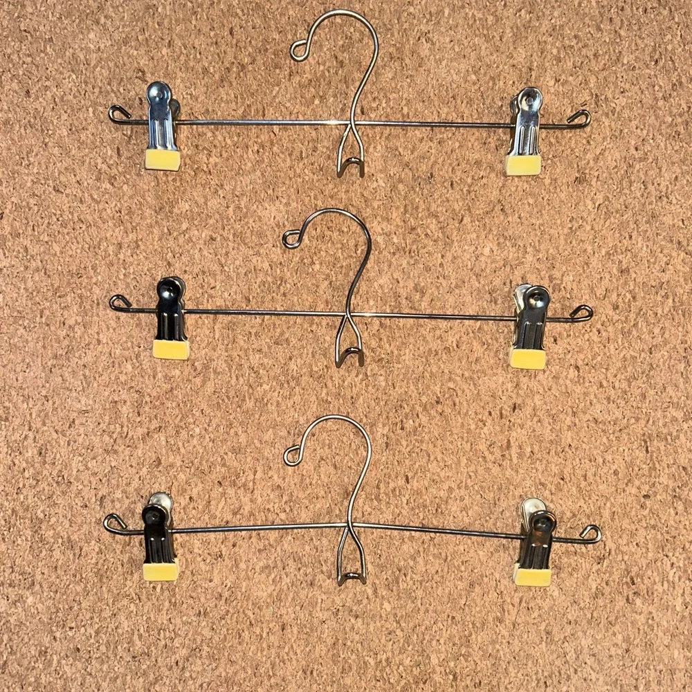 VINTAGE - Metal Hangers with Yellow Clips